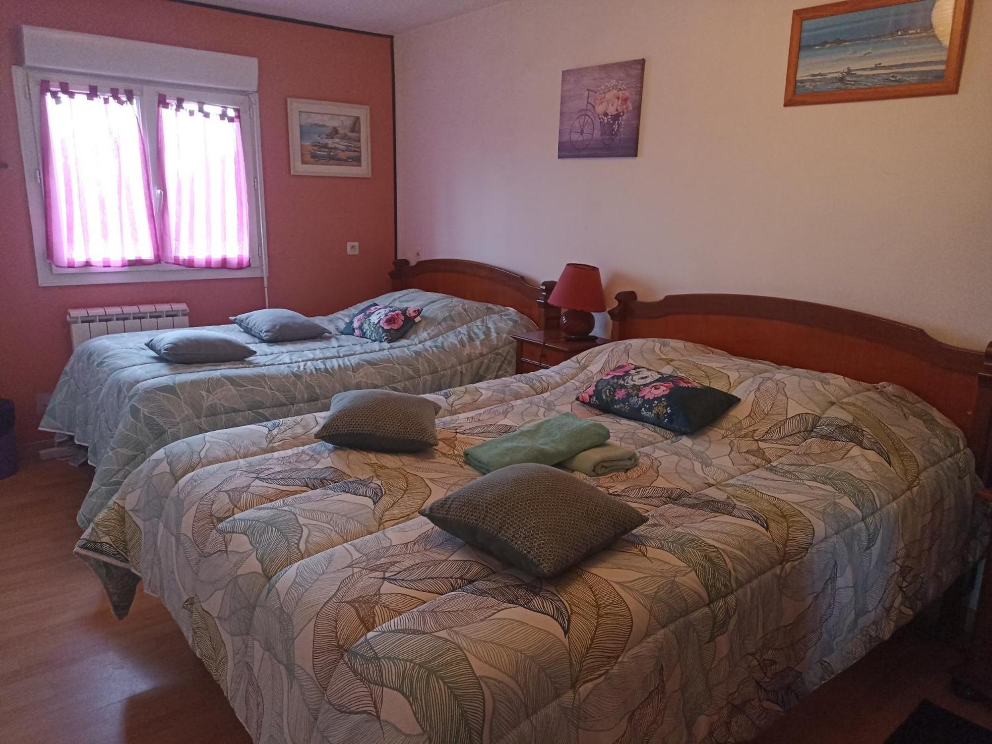 Les Chambres Du Rochereuil Bédée Exteriör bild